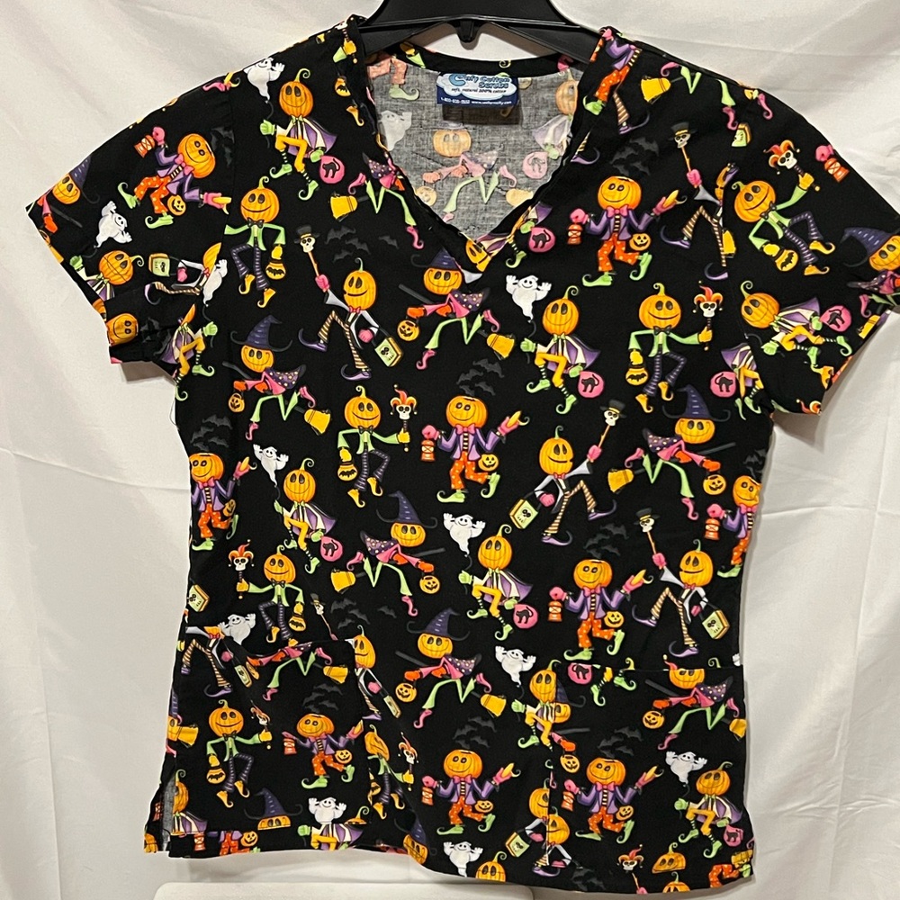 Sz M Halloween Ghost Pumpkin Trick or Treaters scrub top - Picture 1 of 12